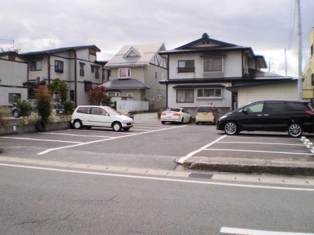 三日町中央駐車場